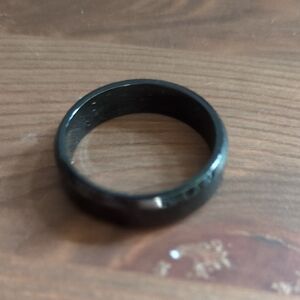 Men's Black Polished Curved Band Ring - Classic Everyday Accessory